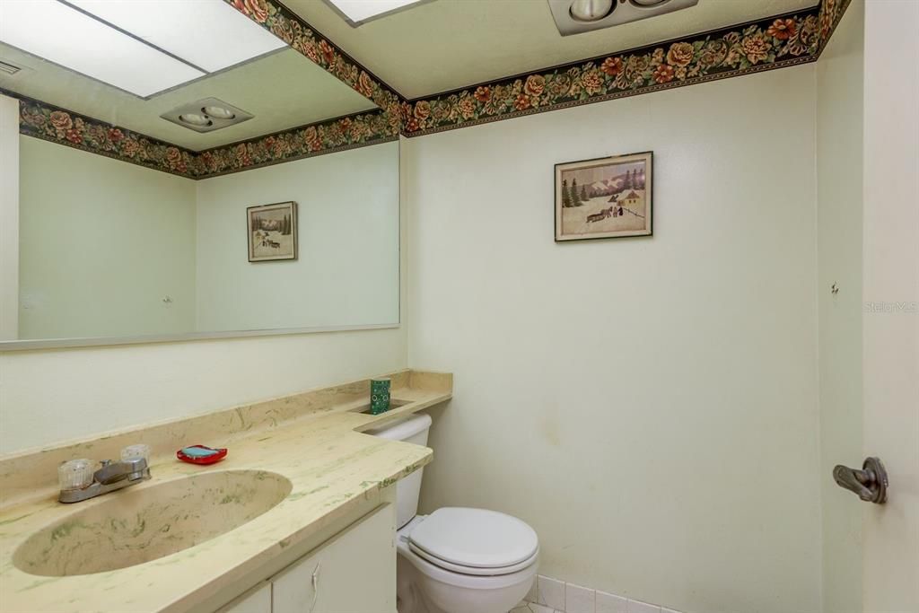 На продажу: $100,000 (1 спален, 1 ванн, 1048 Квадратных фут)