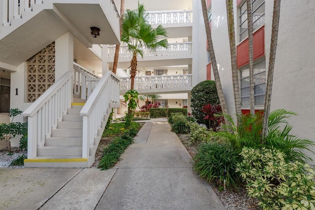 На продажу: $100,000 (1 спален, 1 ванн, 1048 Квадратных фут)