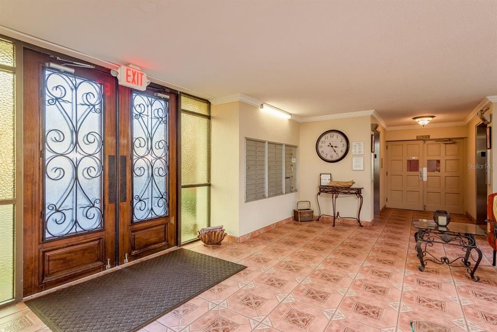 На продажу: $100,000 (1 спален, 1 ванн, 1048 Квадратных фут)