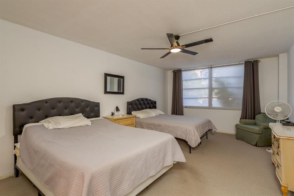 На продажу: $100,000 (1 спален, 1 ванн, 1048 Квадратных фут)