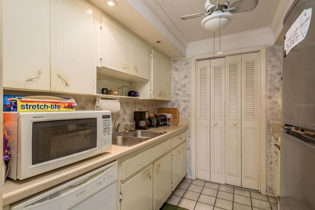 На продажу: $100,000 (1 спален, 1 ванн, 1048 Квадратных фут)