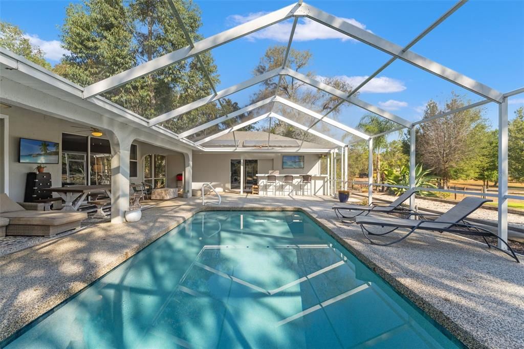 En Venta: $699,000 (3 camas, 2 baños, 1949 Pies cuadrados)