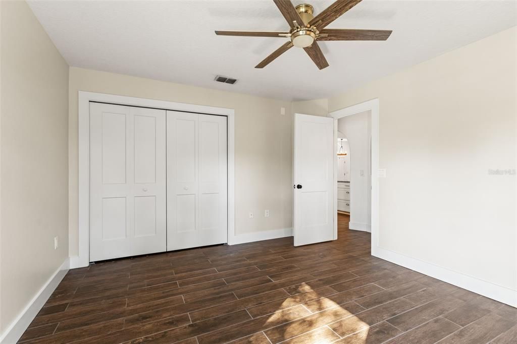 En Venta: $699,000 (3 camas, 2 baños, 1949 Pies cuadrados)