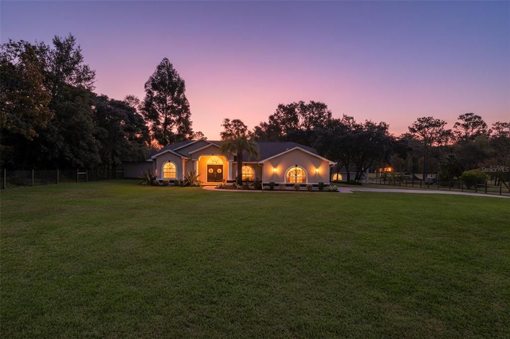 En Venta: $699,000 (3 camas, 2 baños, 1949 Pies cuadrados)