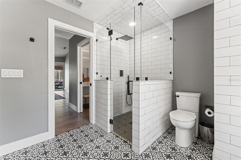 En Venta: $699,000 (3 camas, 2 baños, 1949 Pies cuadrados)