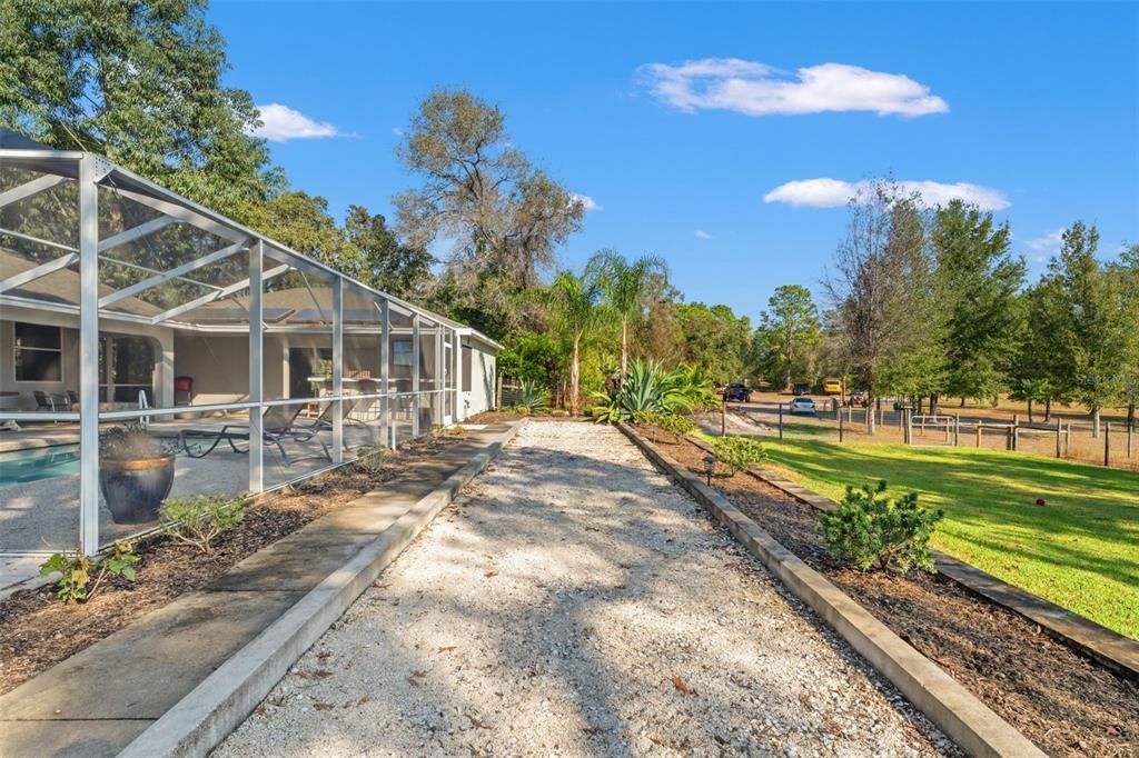 En Venta: $699,000 (3 camas, 2 baños, 1949 Pies cuadrados)