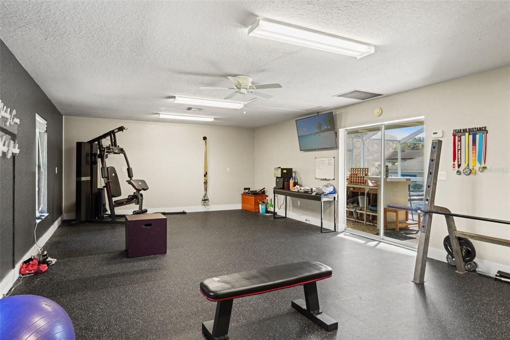 En Venta: $699,000 (3 camas, 2 baños, 1949 Pies cuadrados)