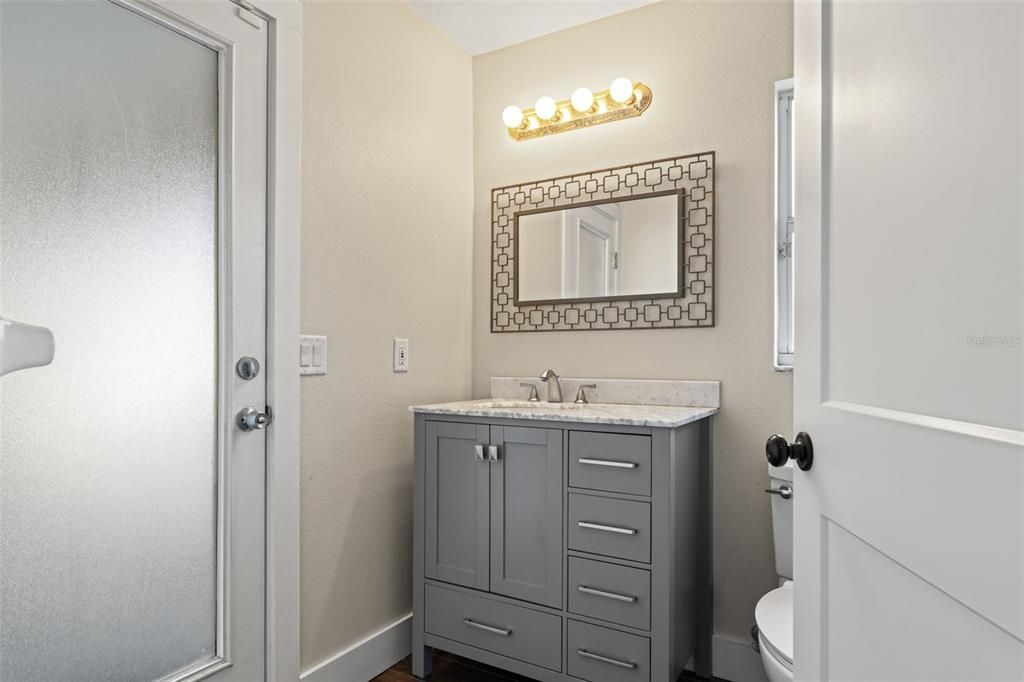 En Venta: $699,000 (3 camas, 2 baños, 1949 Pies cuadrados)