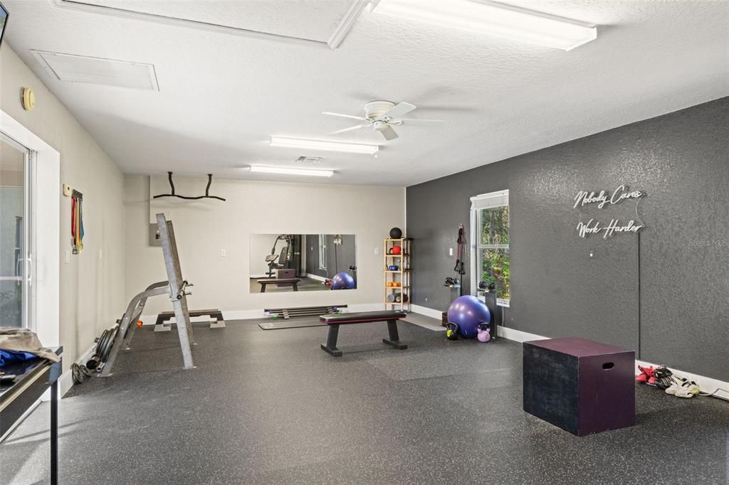 En Venta: $699,000 (3 camas, 2 baños, 1949 Pies cuadrados)