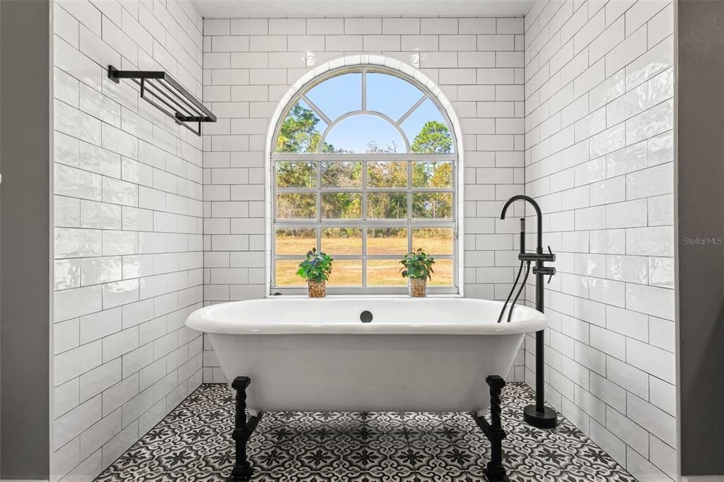 En Venta: $699,000 (3 camas, 2 baños, 1949 Pies cuadrados)