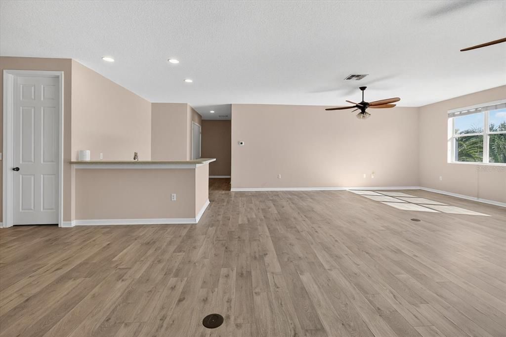 На продажу: $845,000 (6 спален, 6 ванн, 5251 Квадратных фут)