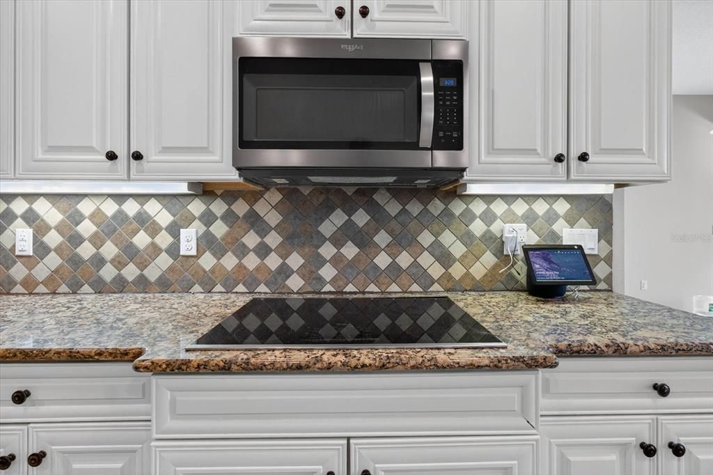 На продажу: $845,000 (6 спален, 6 ванн, 5251 Квадратных фут)