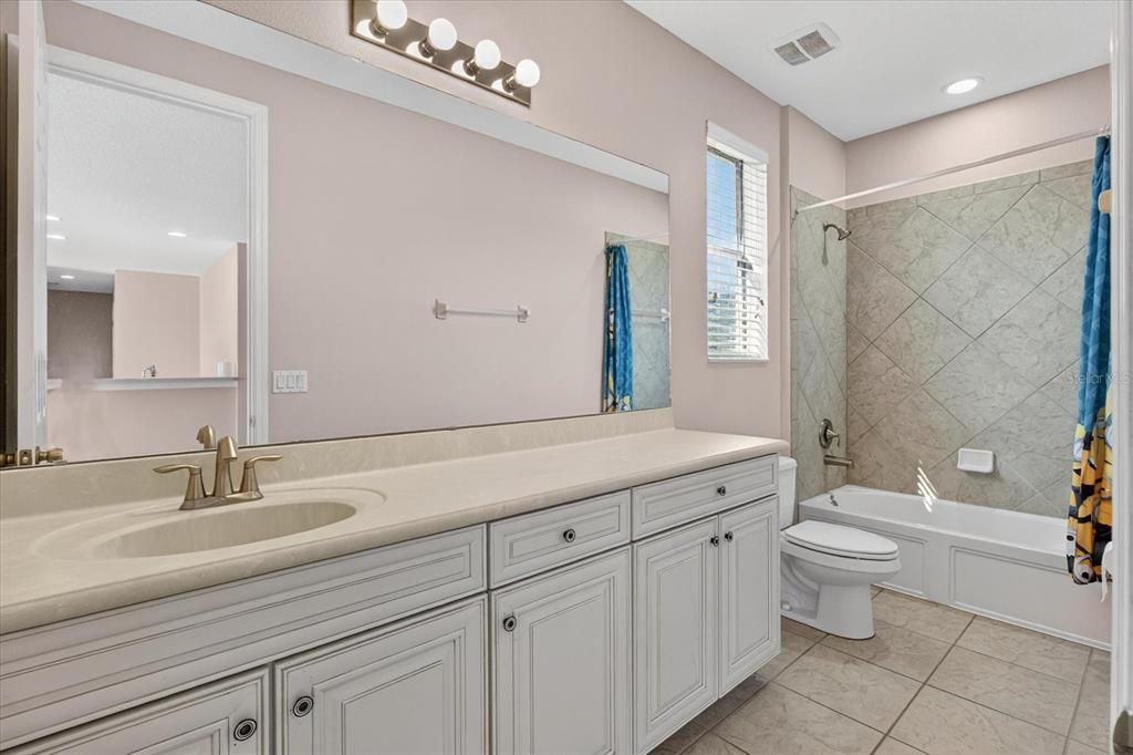 На продажу: $845,000 (6 спален, 6 ванн, 5251 Квадратных фут)