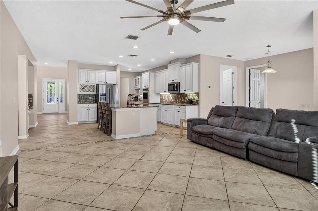 На продажу: $845,000 (6 спален, 6 ванн, 5251 Квадратных фут)