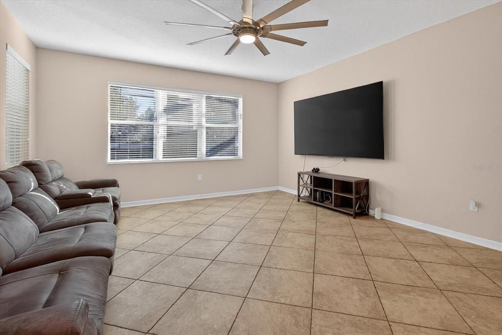 На продажу: $845,000 (6 спален, 6 ванн, 5251 Квадратных фут)