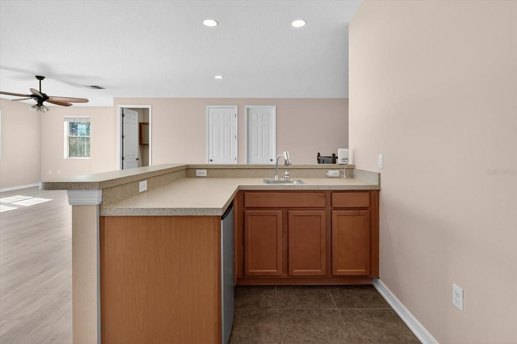 На продажу: $845,000 (6 спален, 6 ванн, 5251 Квадратных фут)