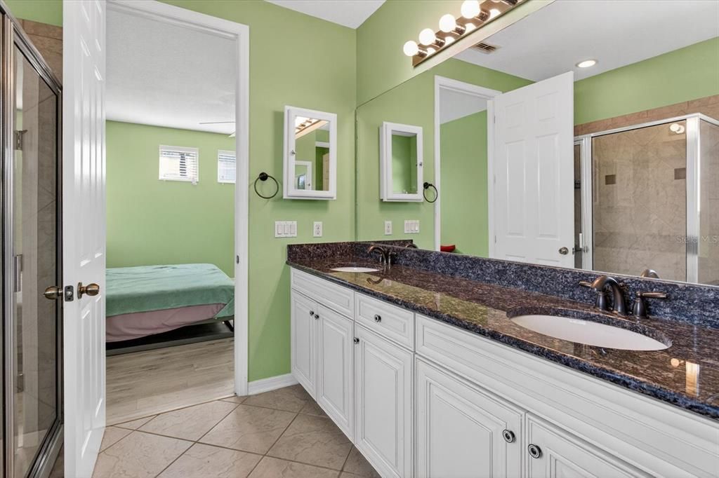 На продажу: $845,000 (6 спален, 6 ванн, 5251 Квадратных фут)