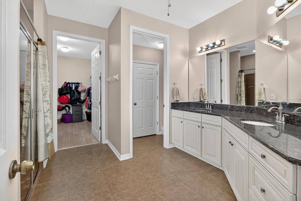 На продажу: $845,000 (6 спален, 6 ванн, 5251 Квадратных фут)