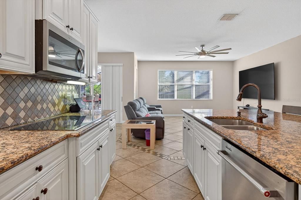 На продажу: $845,000 (6 спален, 6 ванн, 5251 Квадратных фут)