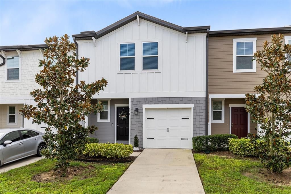 For Rent: $2,100 (3 beds, 2 baths, 1480 Square Feet)