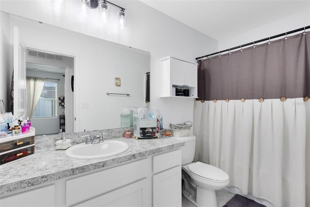 For Rent: $2,100 (3 beds, 2 baths, 1480 Square Feet)