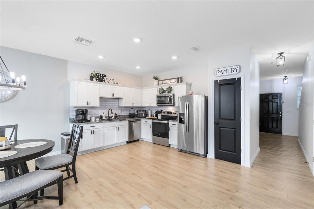 For Rent: $2,100 (3 beds, 2 baths, 1480 Square Feet)