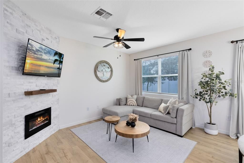 For Rent: $2,100 (3 beds, 2 baths, 1480 Square Feet)