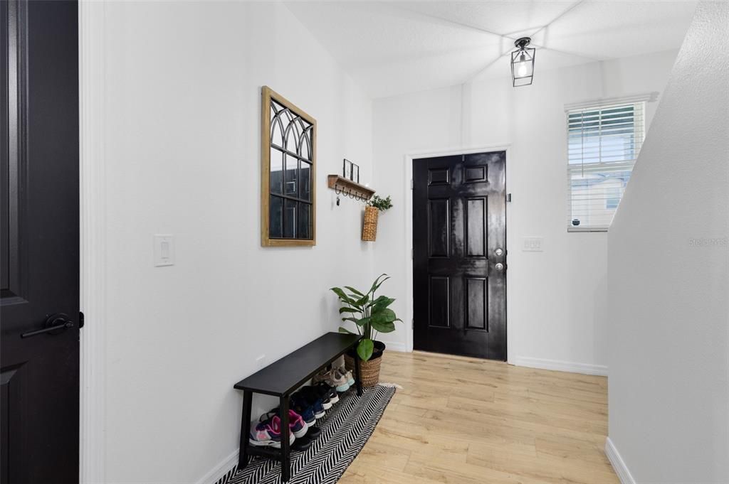 For Rent: $2,100 (3 beds, 2 baths, 1480 Square Feet)