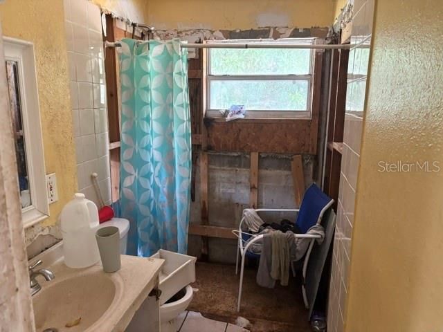 待售: $160,000 (3 贝兹, 1 浴室, 910 平方英尺)