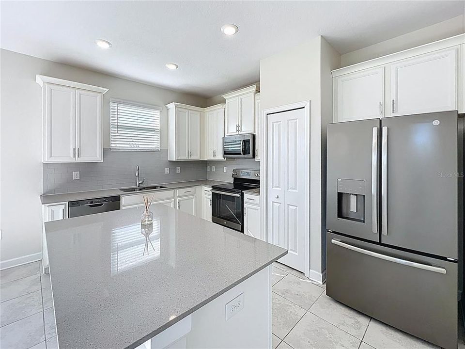 For Sale: $360,000 (3 beds, 2 baths, 1848 Square Feet)