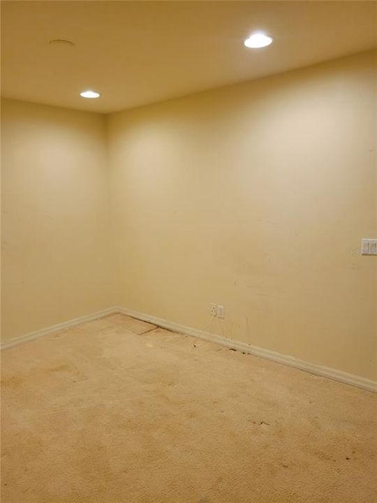 待售: $225,000 (2 贝兹, 2 浴室, 1429 平方英尺)