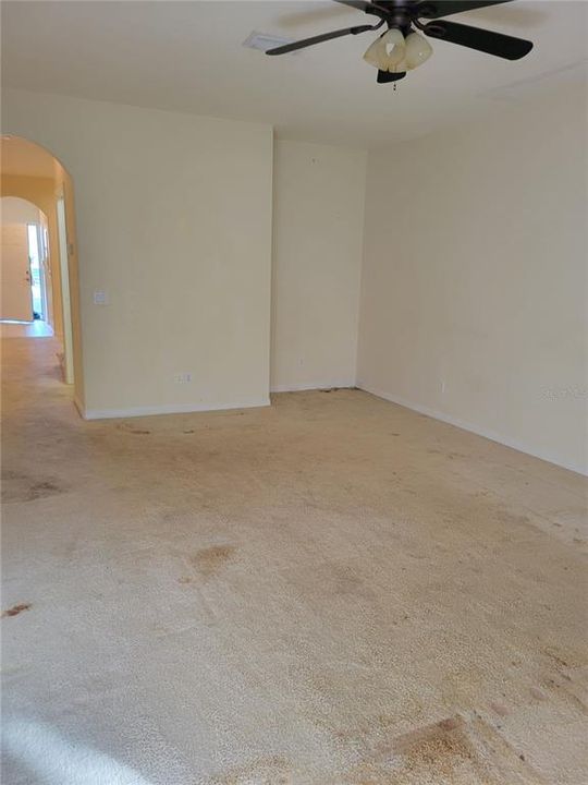 待售: $225,000 (2 贝兹, 2 浴室, 1429 平方英尺)