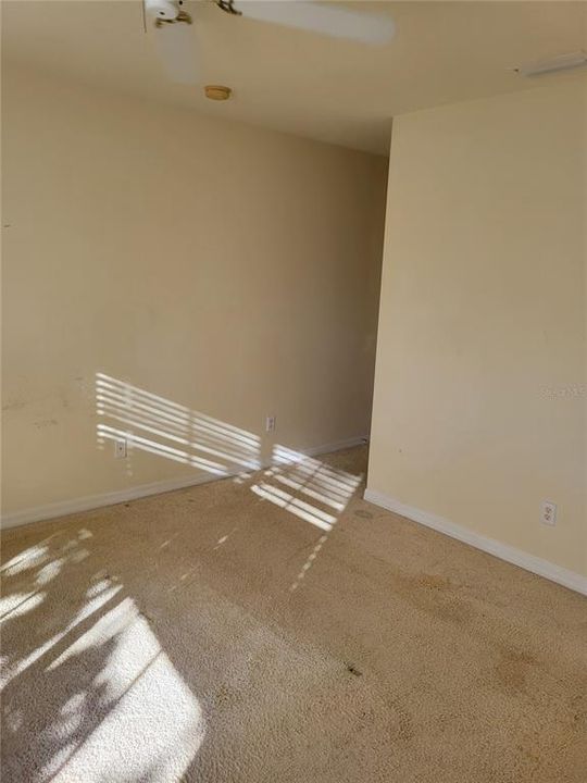 待售: $225,000 (2 贝兹, 2 浴室, 1429 平方英尺)