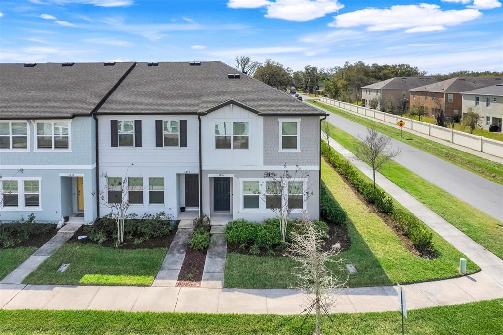 For Rent: $2,200 (3 beds, 2 baths, 1593 Square Feet)