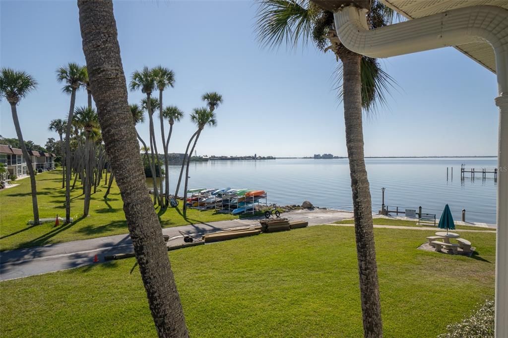 На продажу: $344,500 (2 спален, 2 ванн, 1034 Квадратных фут)