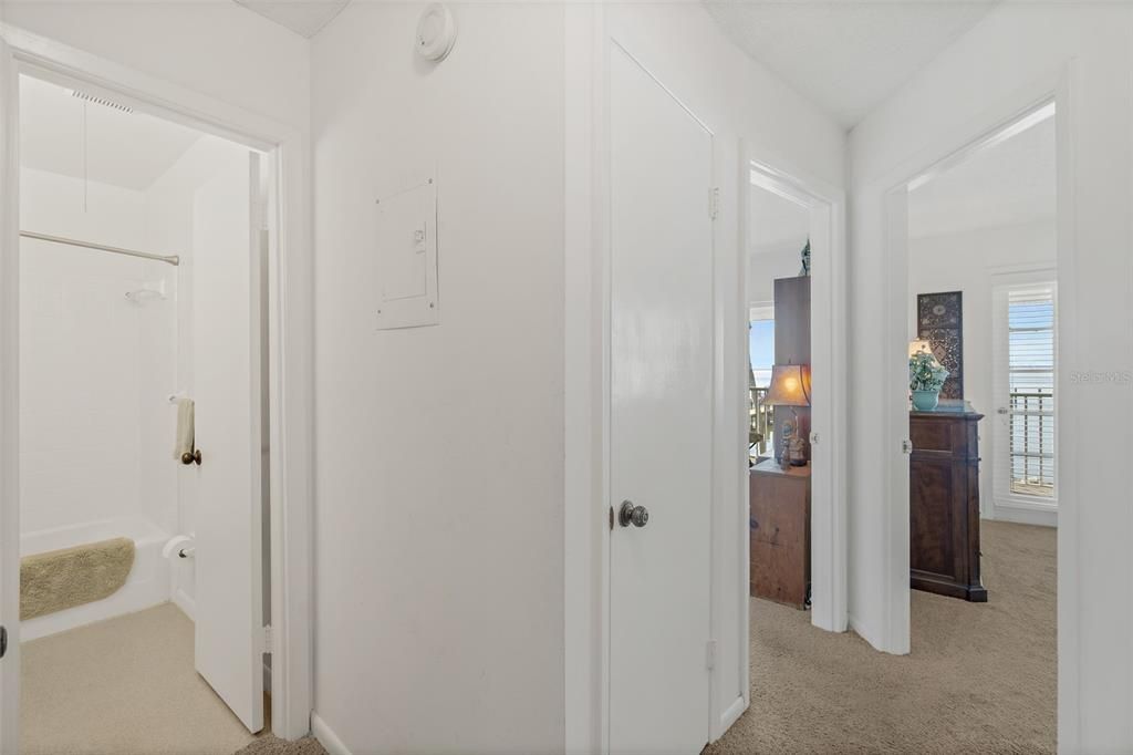 На продажу: $344,500 (2 спален, 2 ванн, 1034 Квадратных фут)