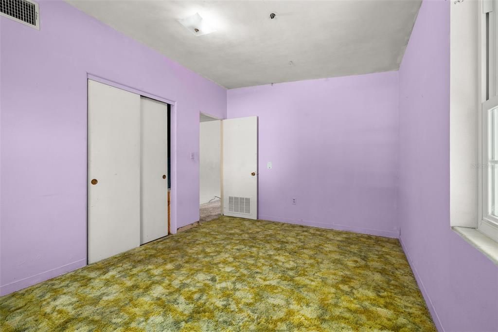 Activo con contrato: $240,000 (3 camas, 1 baños, 1224 Pies cuadrados)