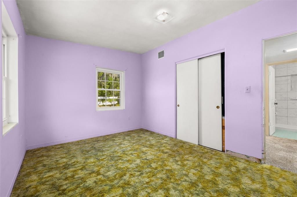 Activo con contrato: $240,000 (3 camas, 1 baños, 1224 Pies cuadrados)