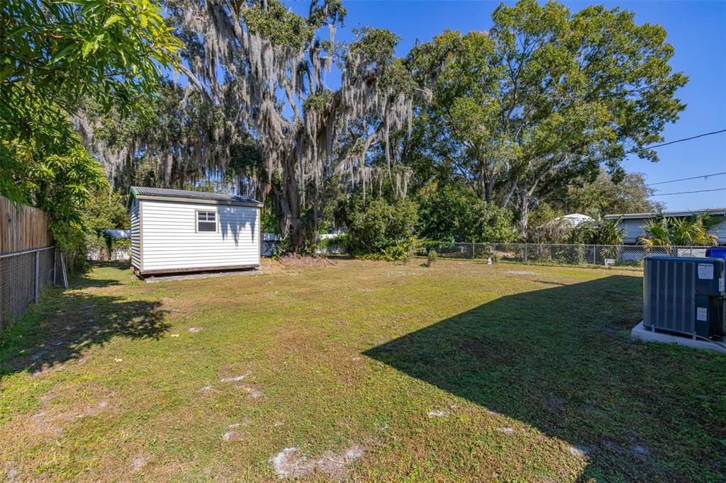 Activo con contrato: $240,000 (3 camas, 1 baños, 1224 Pies cuadrados)