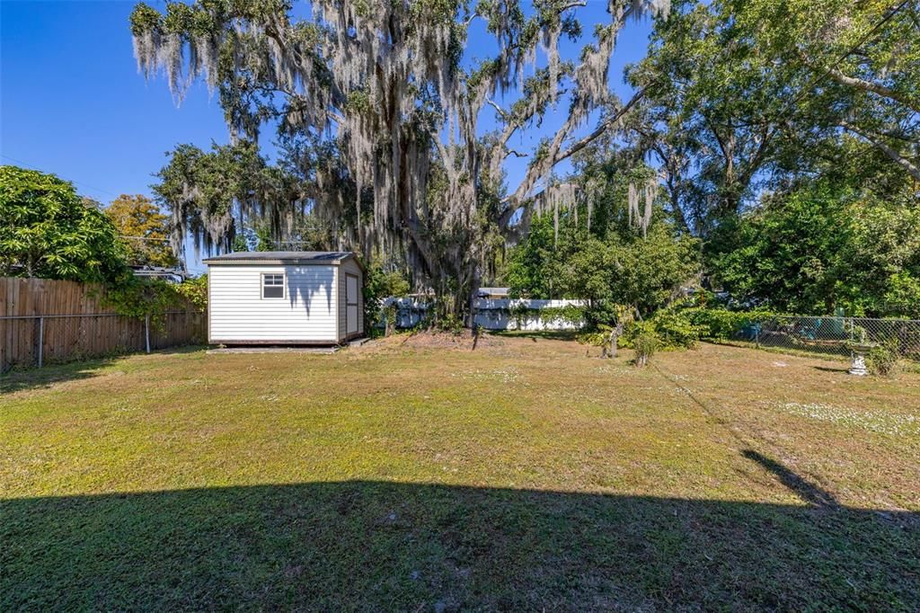 Activo con contrato: $240,000 (3 camas, 1 baños, 1224 Pies cuadrados)