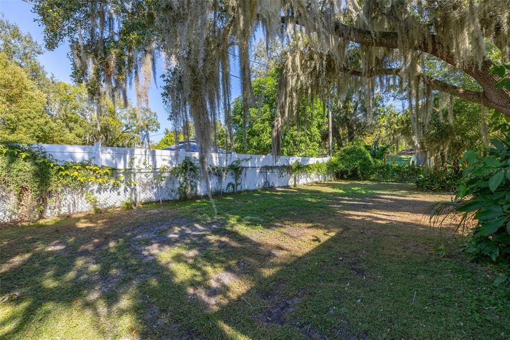 Activo con contrato: $240,000 (3 camas, 1 baños, 1224 Pies cuadrados)