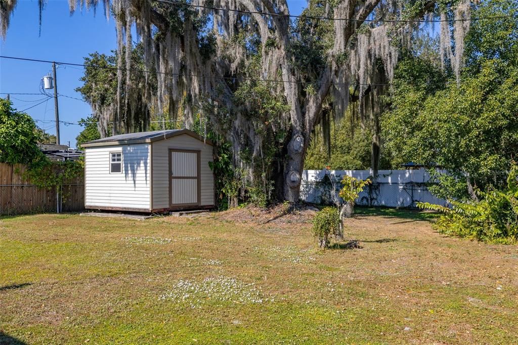 Activo con contrato: $240,000 (3 camas, 1 baños, 1224 Pies cuadrados)