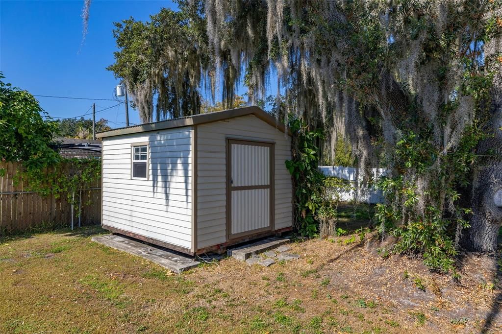 Activo con contrato: $240,000 (3 camas, 1 baños, 1224 Pies cuadrados)