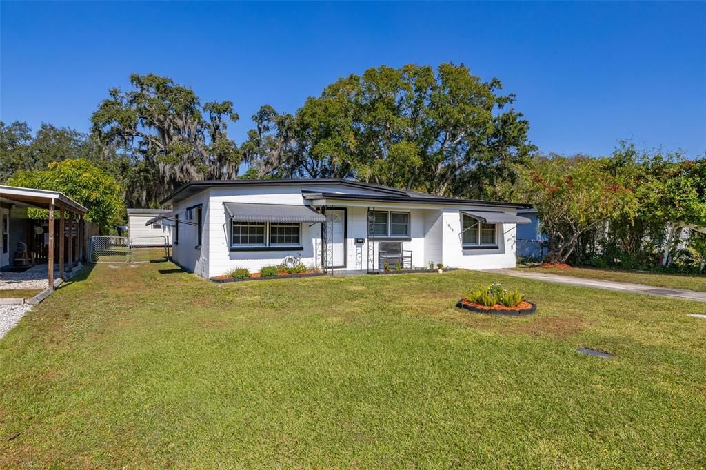 Activo con contrato: $240,000 (3 camas, 1 baños, 1224 Pies cuadrados)