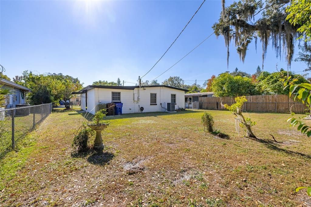 Activo con contrato: $240,000 (3 camas, 1 baños, 1224 Pies cuadrados)