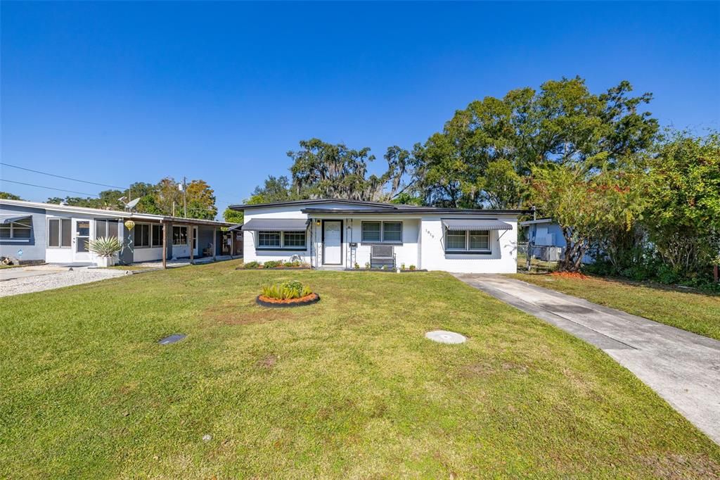 Activo con contrato: $240,000 (3 camas, 1 baños, 1224 Pies cuadrados)