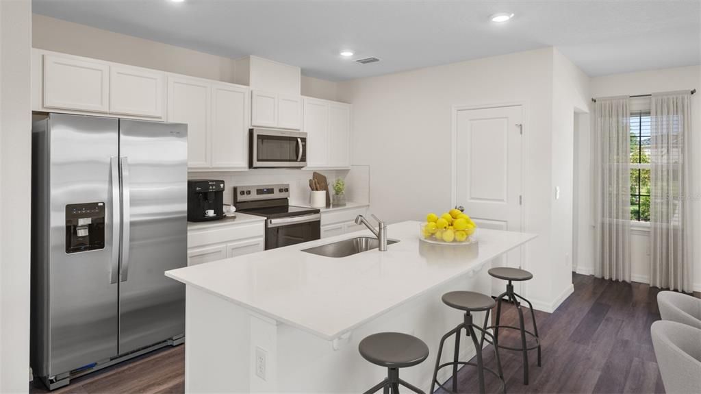 合同活跃: $485,500 (3 贝兹, 2 浴室, 1817 平方英尺)