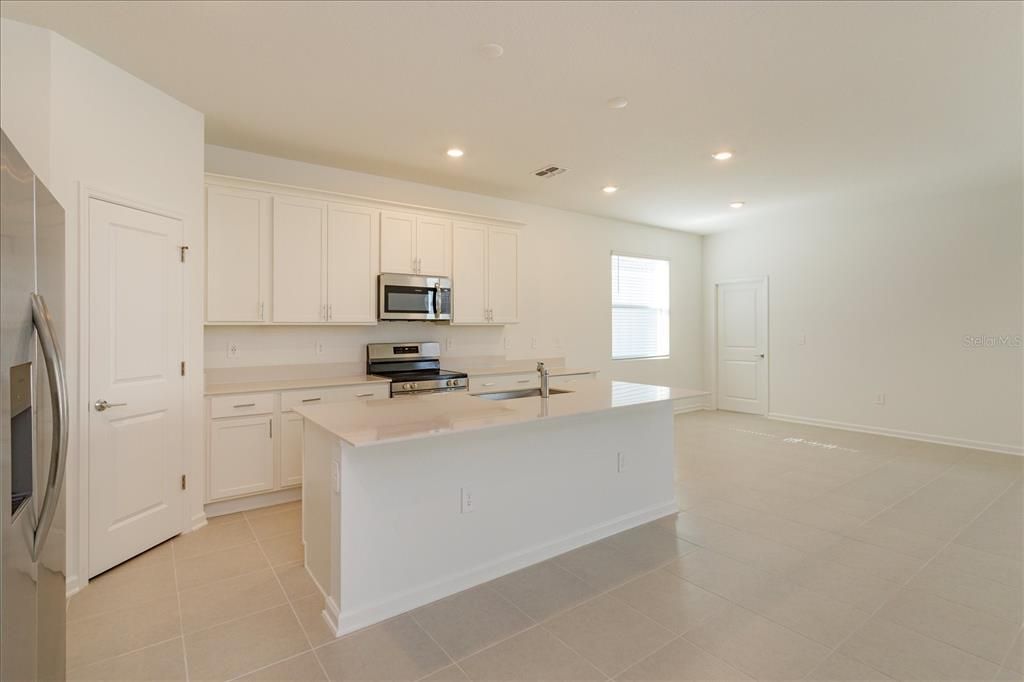 En Renta: $3,000 (5 camas, 3 baños, 2455 Pies cuadrados)