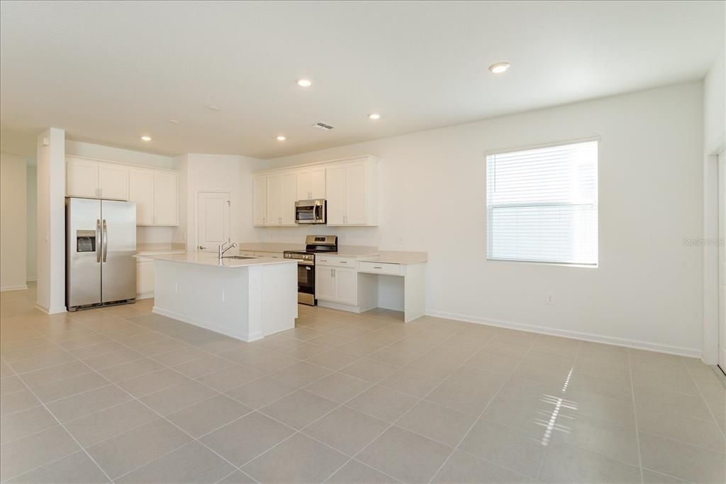 En Renta: $3,000 (5 camas, 3 baños, 2455 Pies cuadrados)