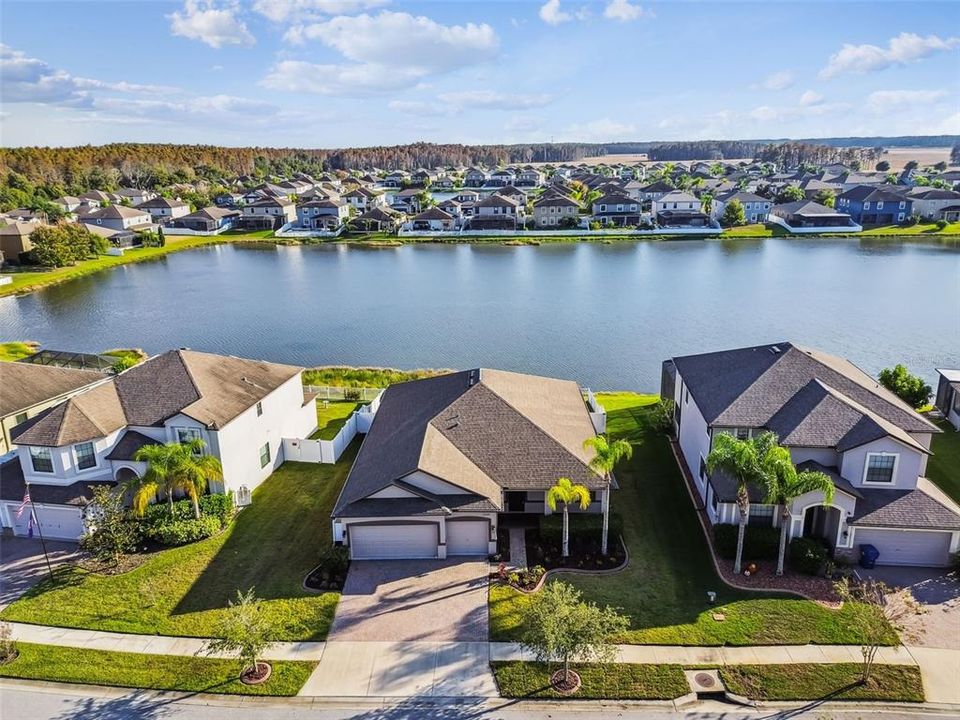 For Sale: $574,900 (4 beds, 3 baths, 2421 Square Feet)